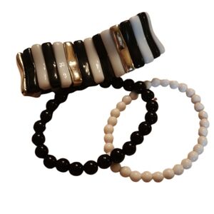 80s  Plastic vintage Stretch bracelets black and white silver
